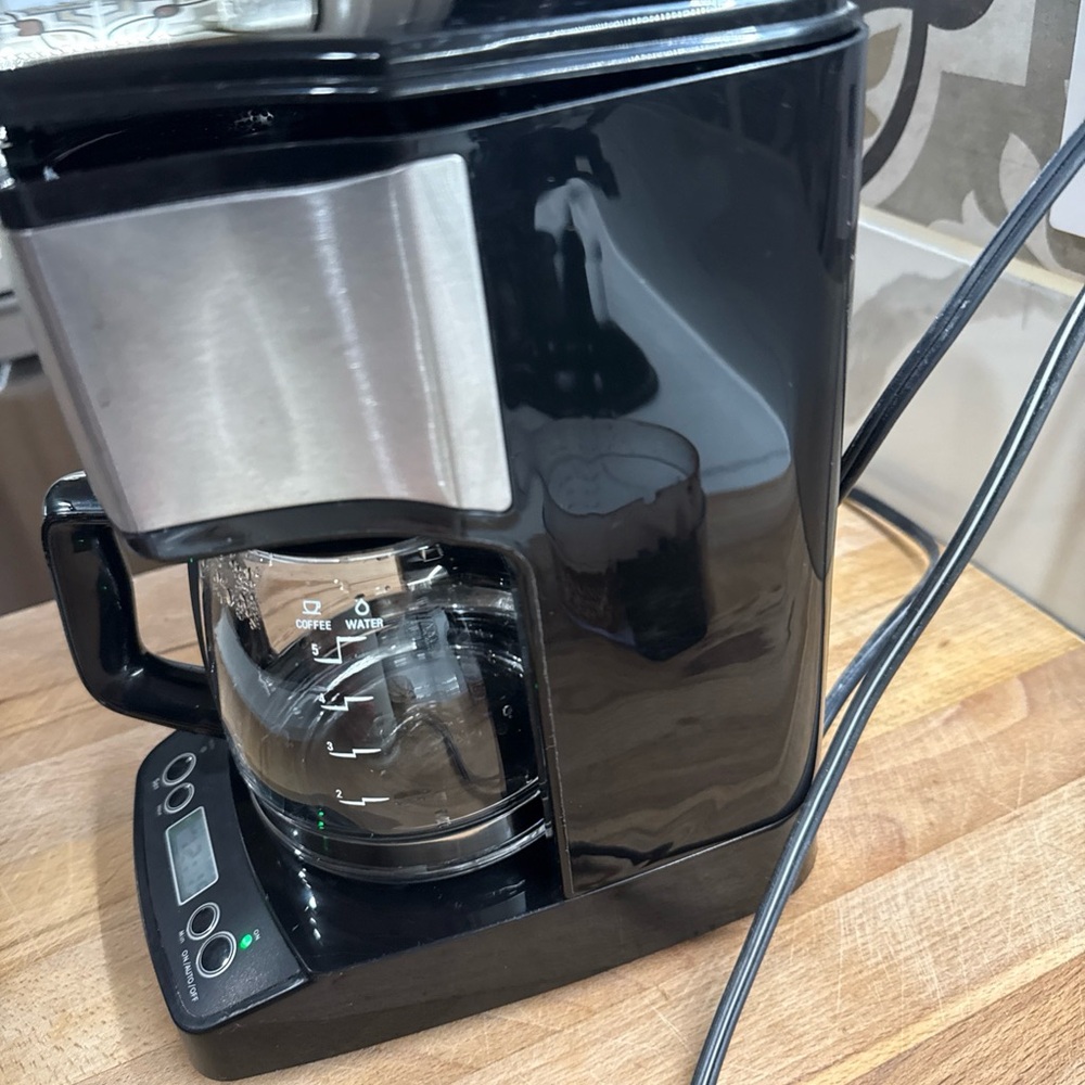 Capresso Black and Silver Coffee Maker mini 5 cups - Picture 5 of 8